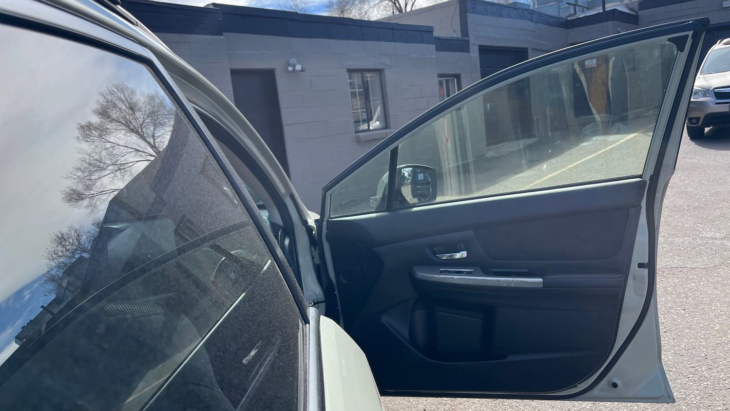 Used 2017 Subaru Crosstrek 2.0i Premium image 11