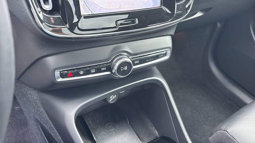 Certified 2023 Volvo XC40 B5 Plus w/ Driver Assist Package AWD/4WD image 20