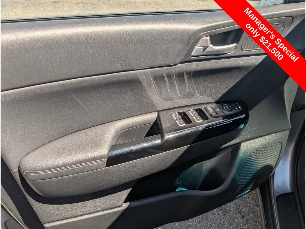 Used 2022 Kia Sportage EX image 15