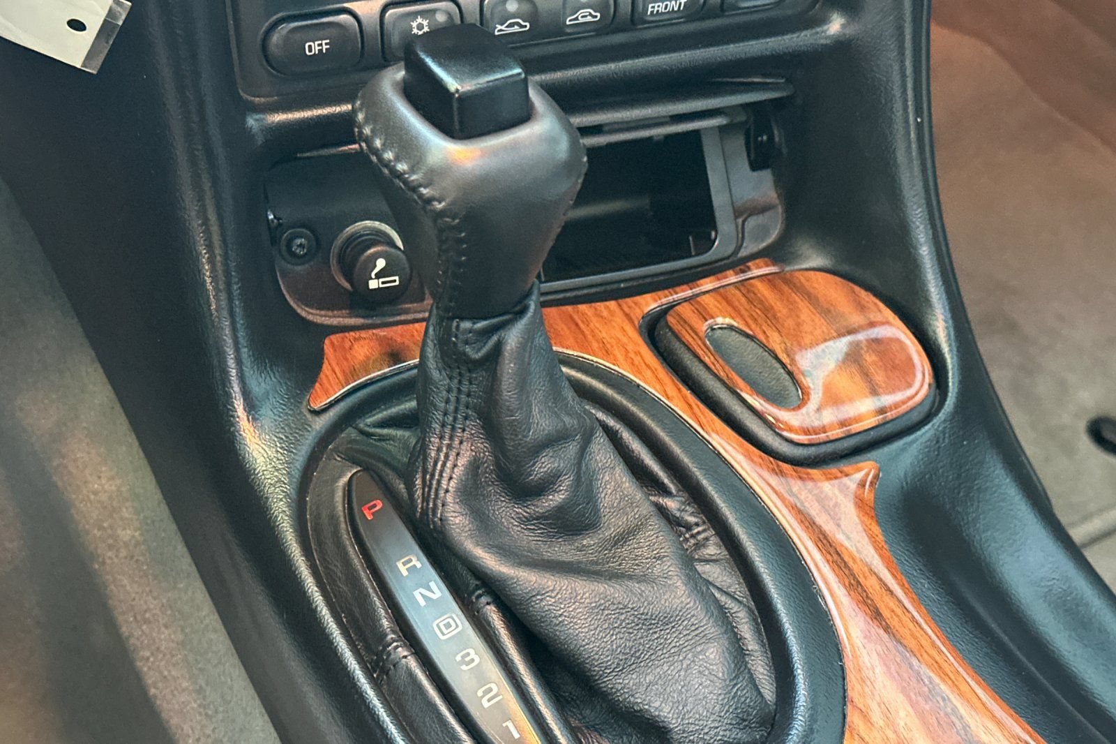 Used 1997 Chevrolet Corvette Coupe RWD image 18