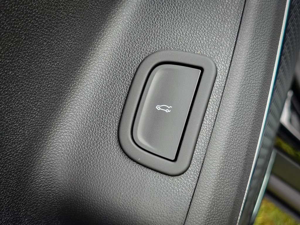 New 2026 GMC Acadia Elevation w/ LPO, Floor Liner Package AWD/4WD image 11