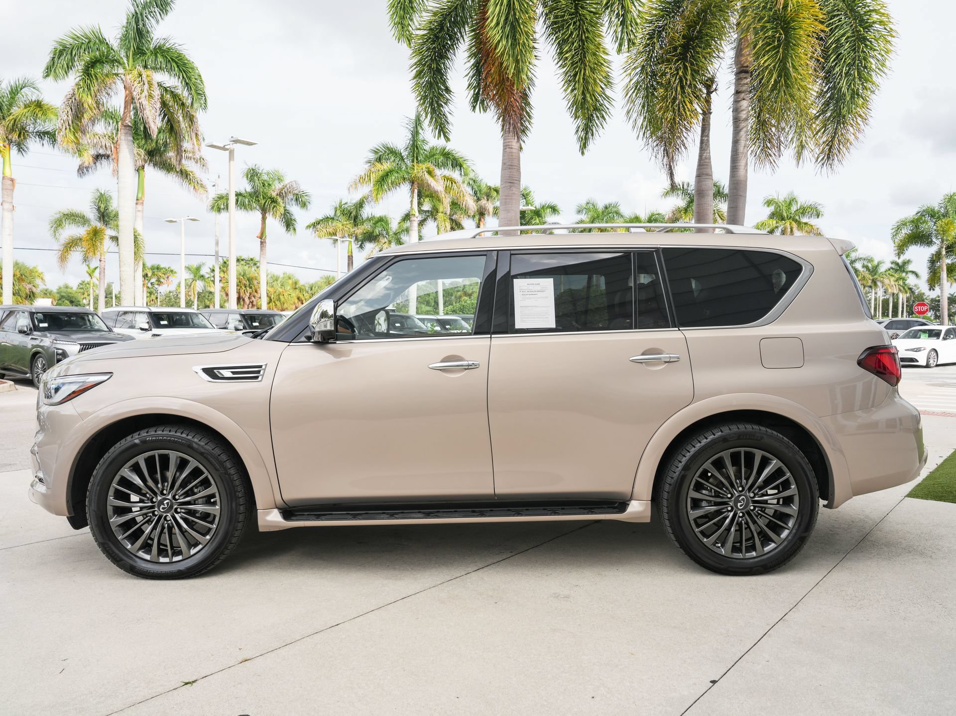 Used 2023 INFINITI QX80 Sensory w/ Cargo Package AWD/4WD image 7