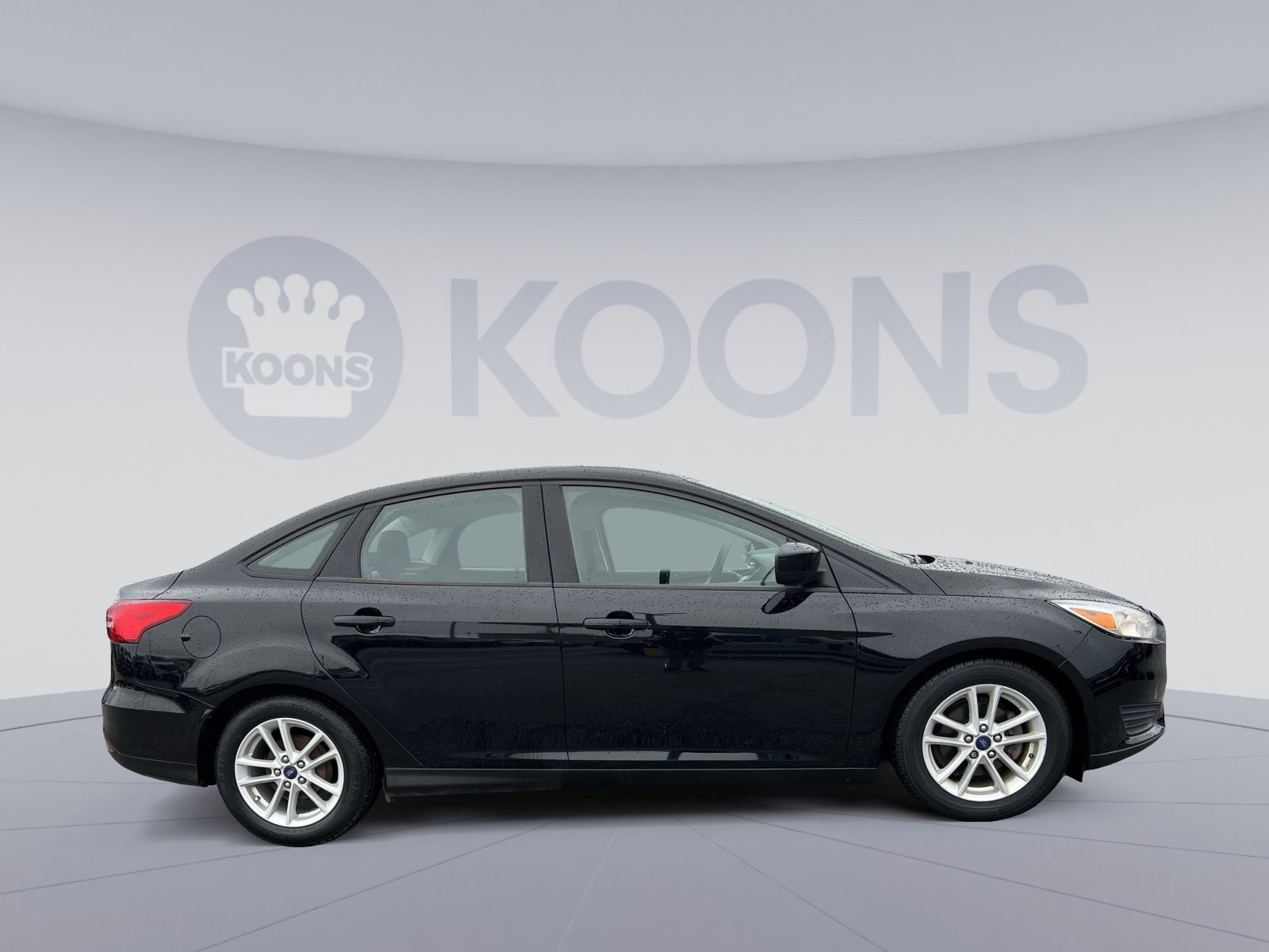 Certified 2018 Ford Focus SE image 8