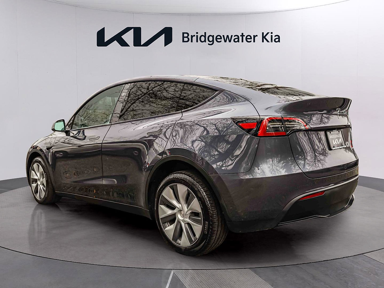 Used 2023 Tesla Model Y AWD image 5