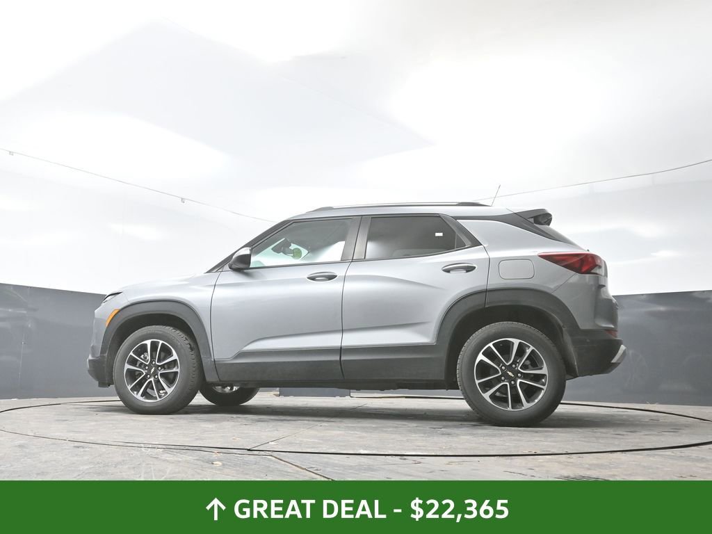 Used 2025 Chevrolet TrailBlazer LT w/ Driver Confidence Package image 31
