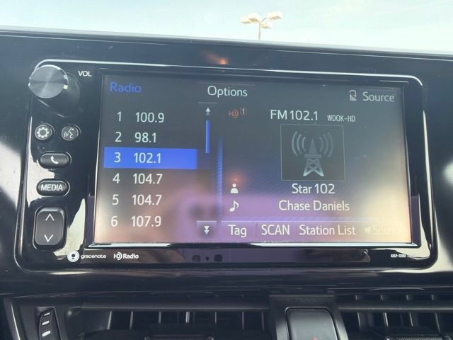 Used 2018 Toyota C-HR XLE FWD image 16