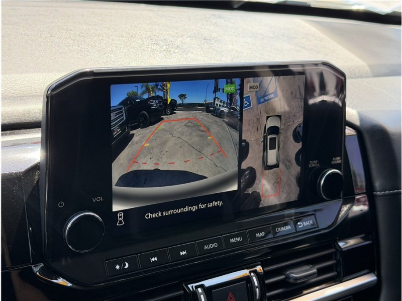 Used 2022 Nissan Pathfinder SL FWD image 55