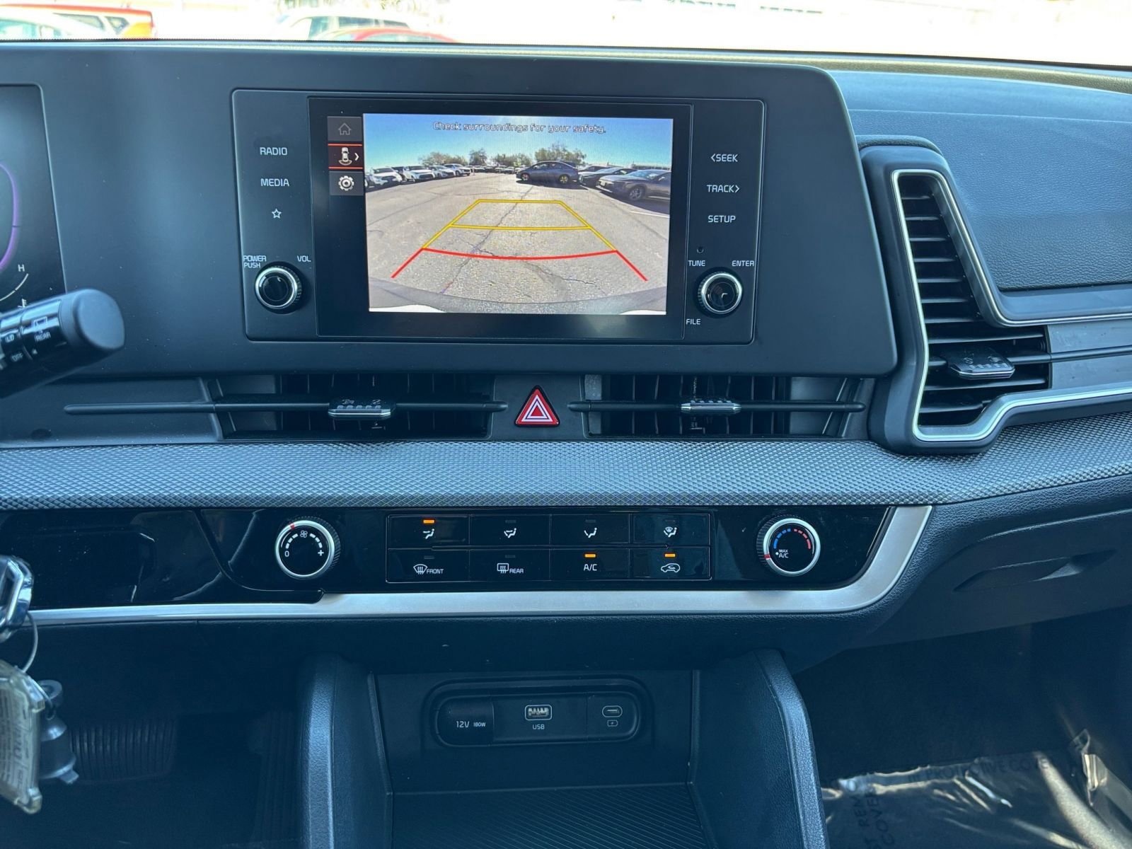 Used 2025 Kia Sportage LX image 17