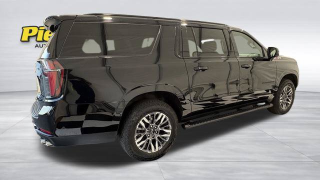 Used 2025 Chevrolet Suburban Z71 AWD/4WD image 6