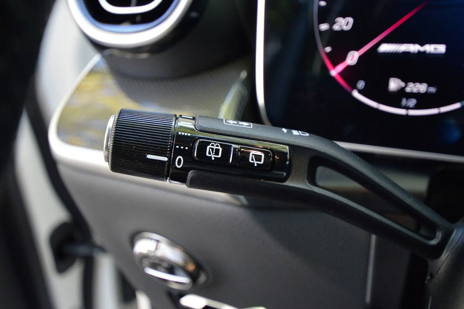 Used 2025 Mercedes-Benz GLC 43 AMG 4MATIC image 35