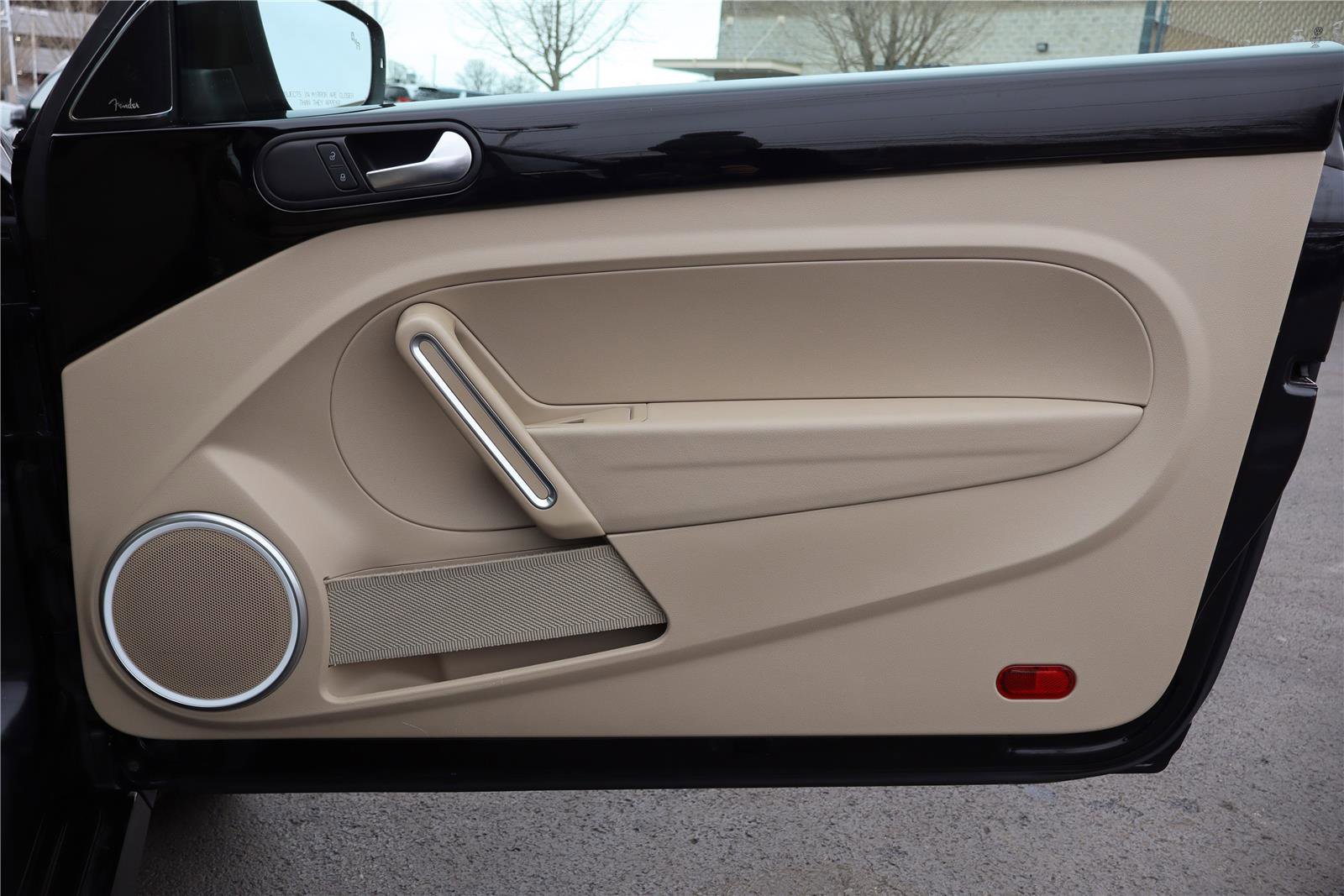 Used 2019 Volkswagen Beetle 2.0T SE w/ SE Premium Package image 28