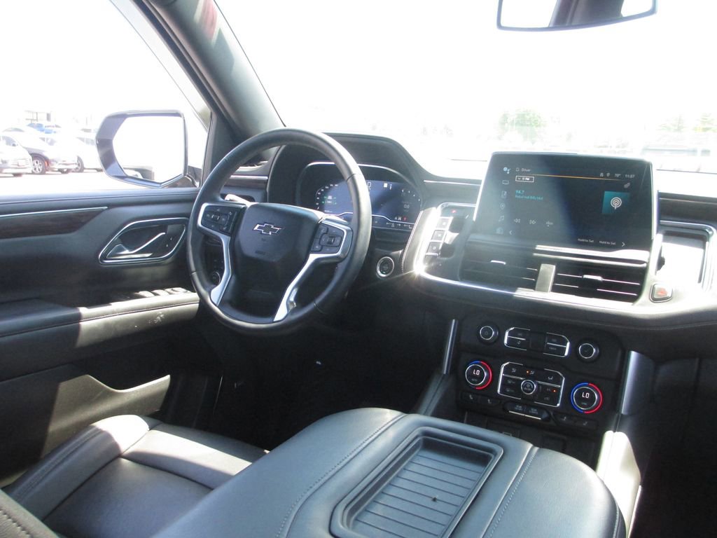 Used 2023 Chevrolet Tahoe Z71 w/ Luxury Package AWD/4WD image 28