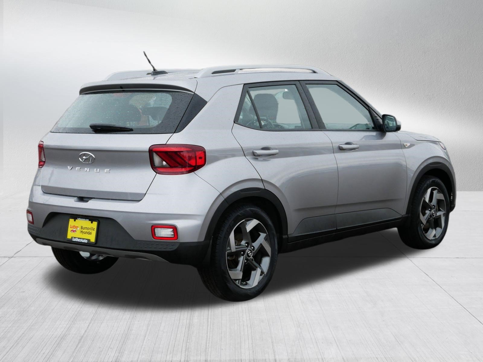 Certified 2023 Hyundai Venue SEL FWD image 7