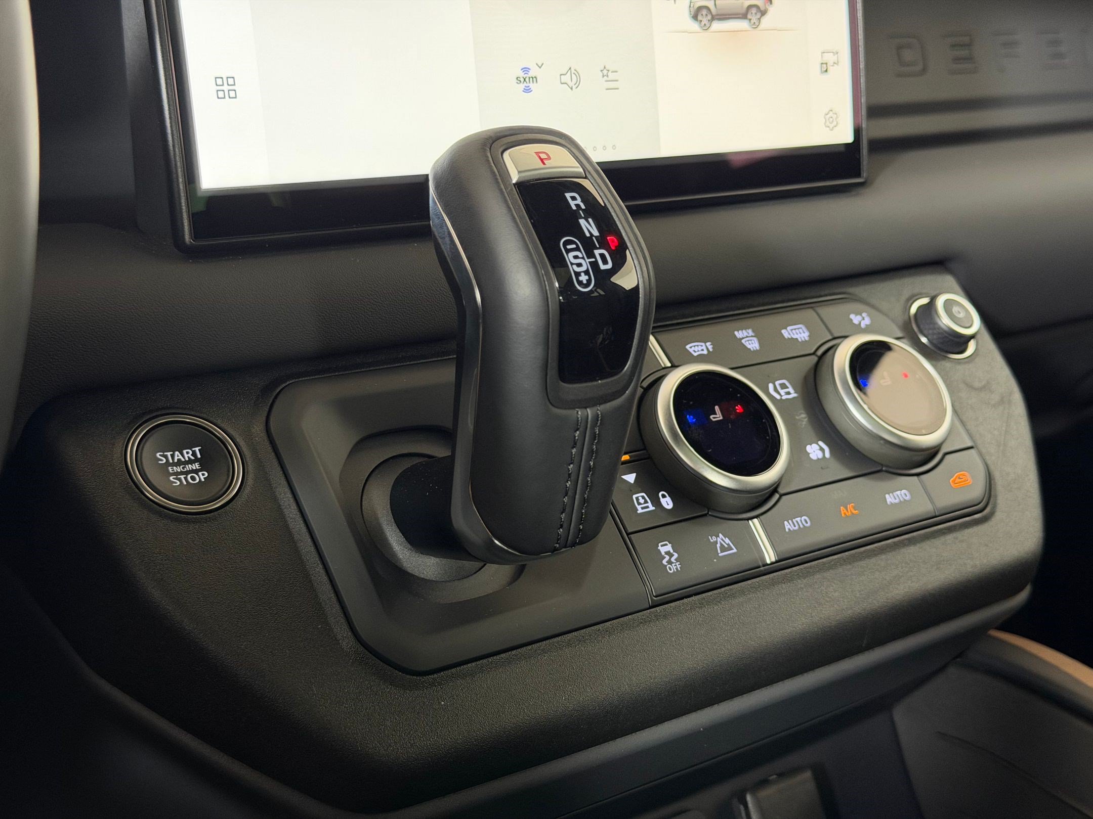Used 2023 Land Rover Defender 90 X AWD/4WD image 18