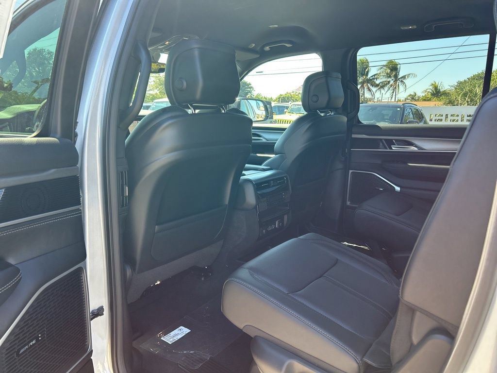 New 2026 Jeep Grand Wagoneer L Limited AWD/4WD image 33