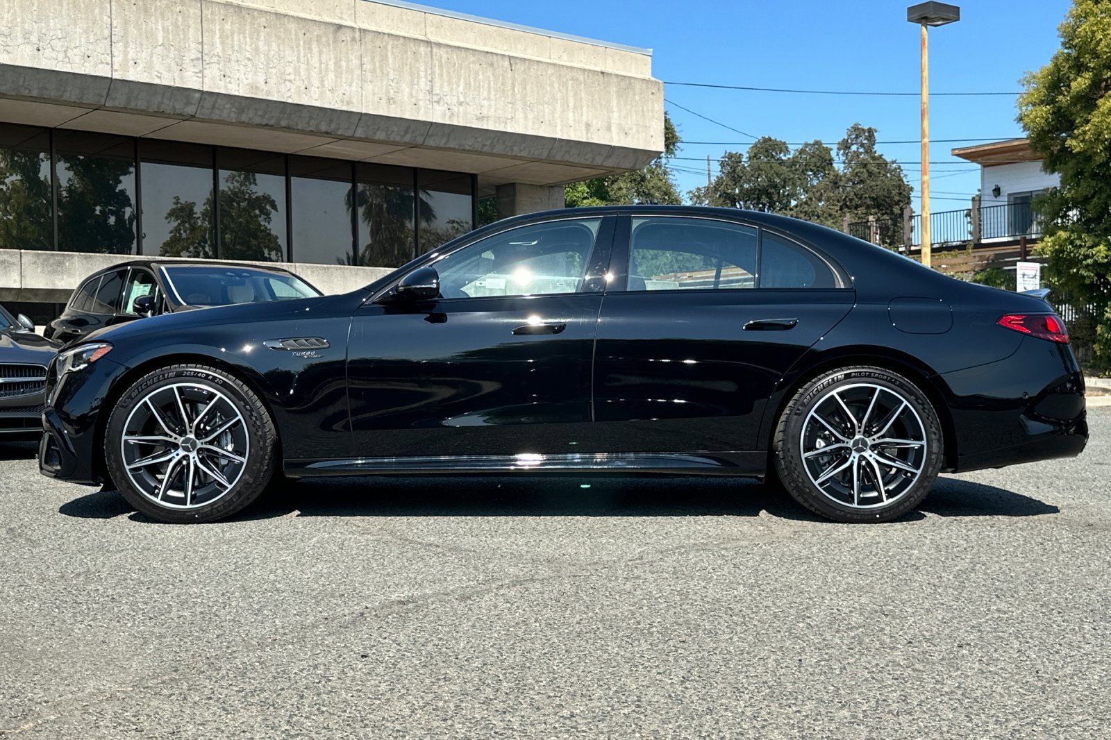 New 2026 Mercedes-Benz E 53 AMG e 4MATIC Sedan image 6