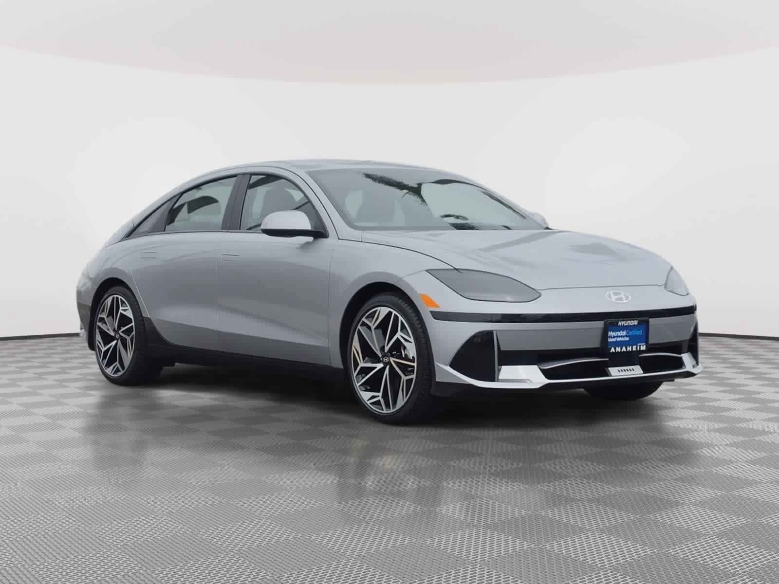 Used 2025 Hyundai Ioniq 6 SEL RWD image 3