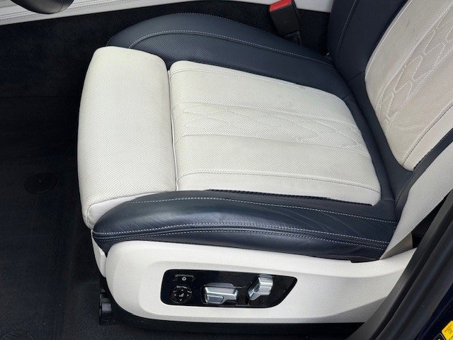 Used 2022 BMW X7 M50i image 49