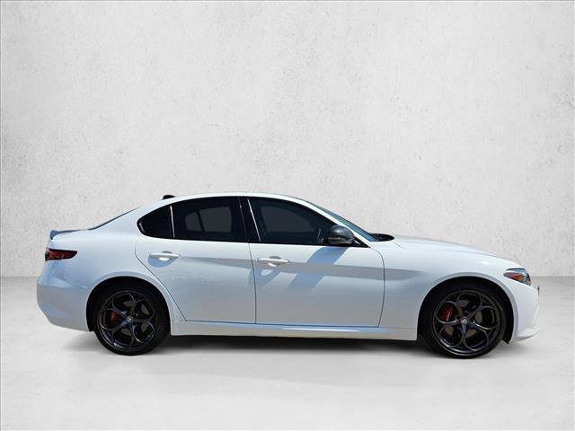 Used 2019 Alfa Romeo Giulia Ti Sport w/ Quick Order Package 22S Sport AWD/4WD image 4