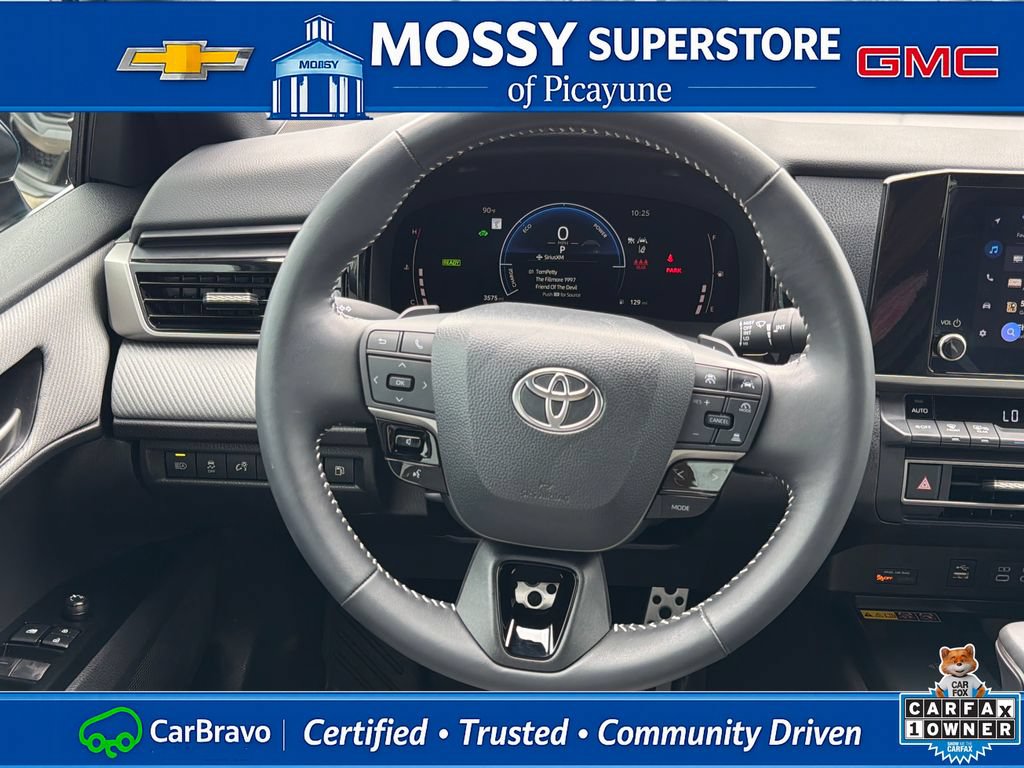 Used 2025 Toyota Camry SE w/ Convenience Package FWD image 19