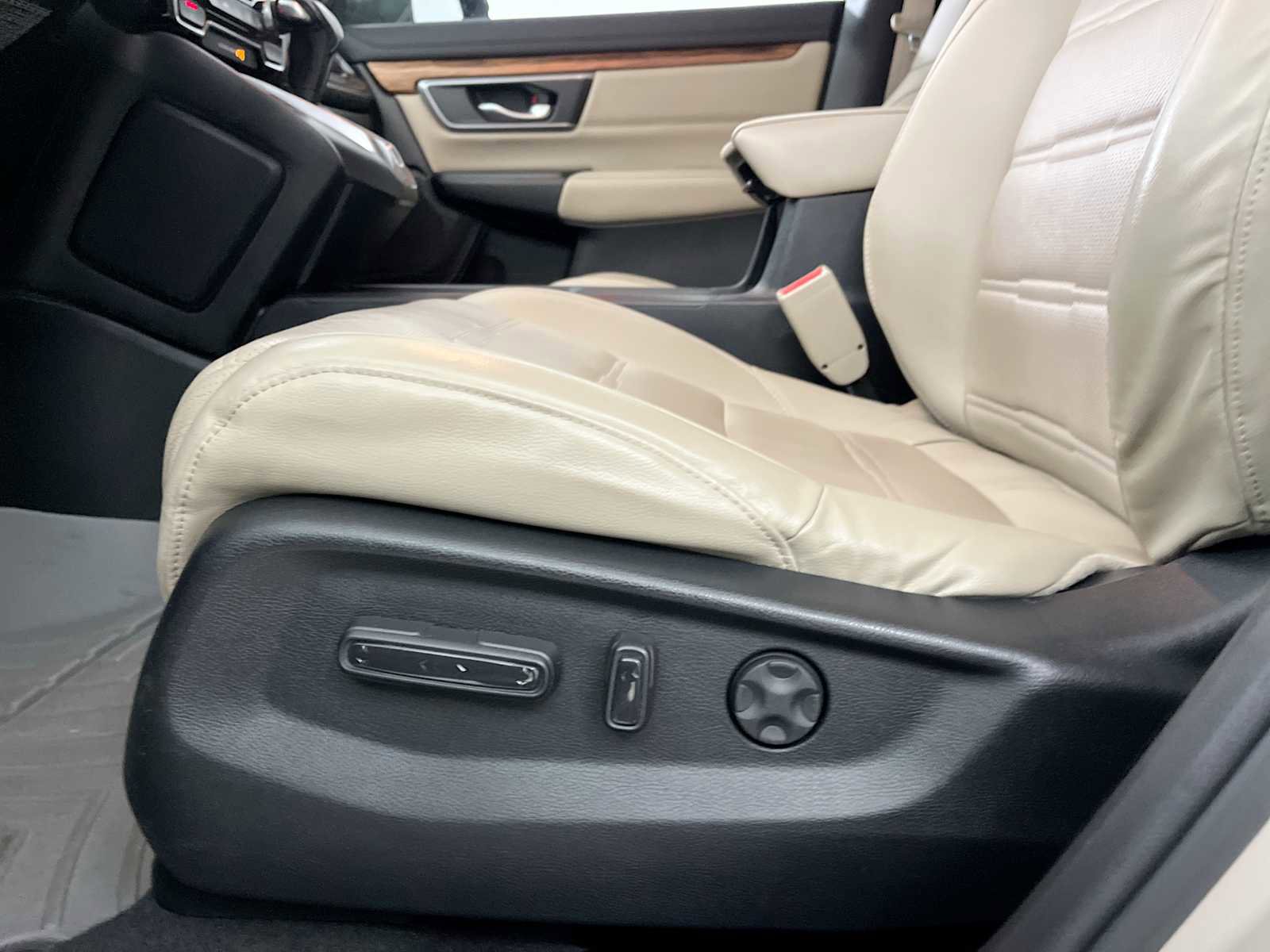 Used 2017 Honda CR-V Touring image 20