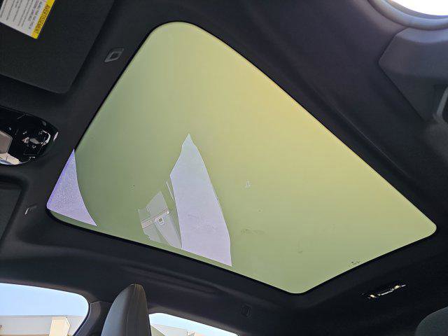 New 2026 BMW iX xDrive60 w/ Premium Package image 30