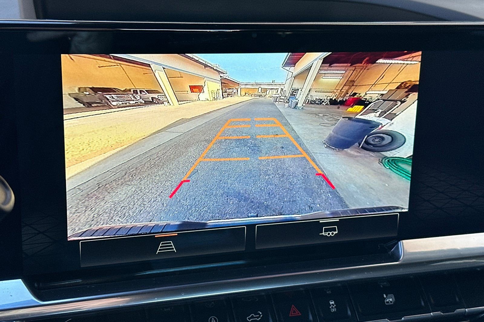 Certified 2025 GMC Sierra 1500 SLT image 25