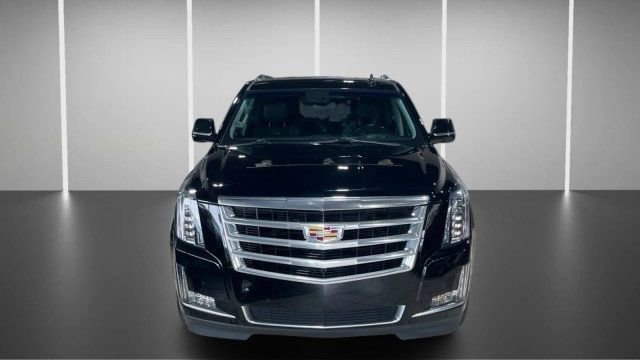 Used 2019 Cadillac Escalade Luxury image 2