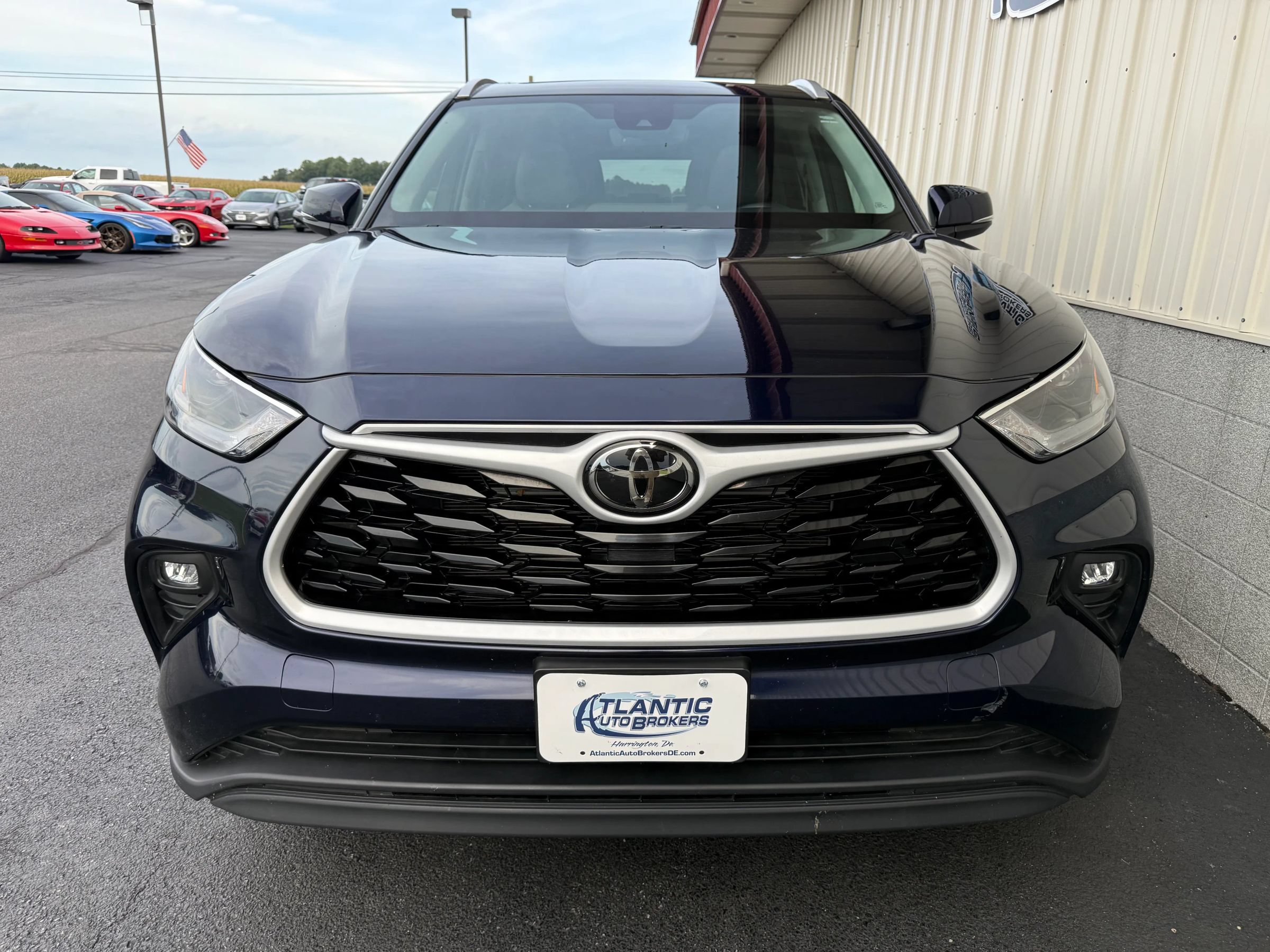 Used 2025 Toyota Highlander XLE AWD/4WD image 9