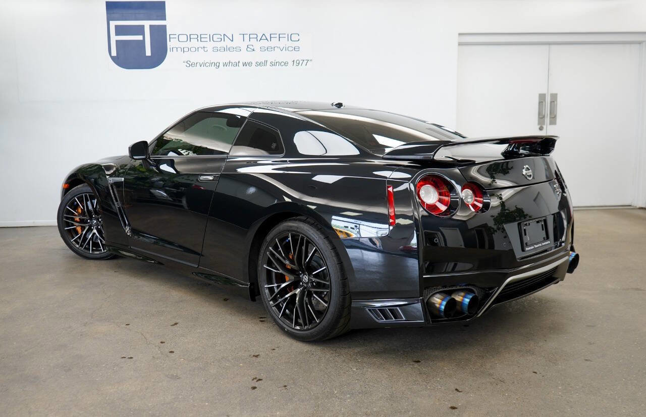 Used 2021 Nissan GT-R Premium image 26