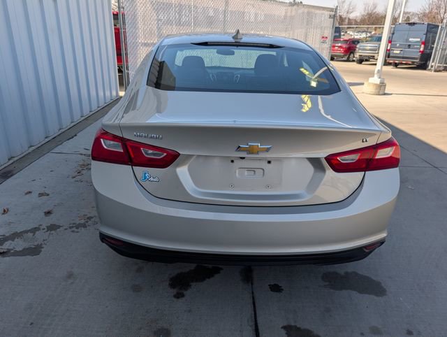 Used 2016 Chevrolet Malibu LT image 16