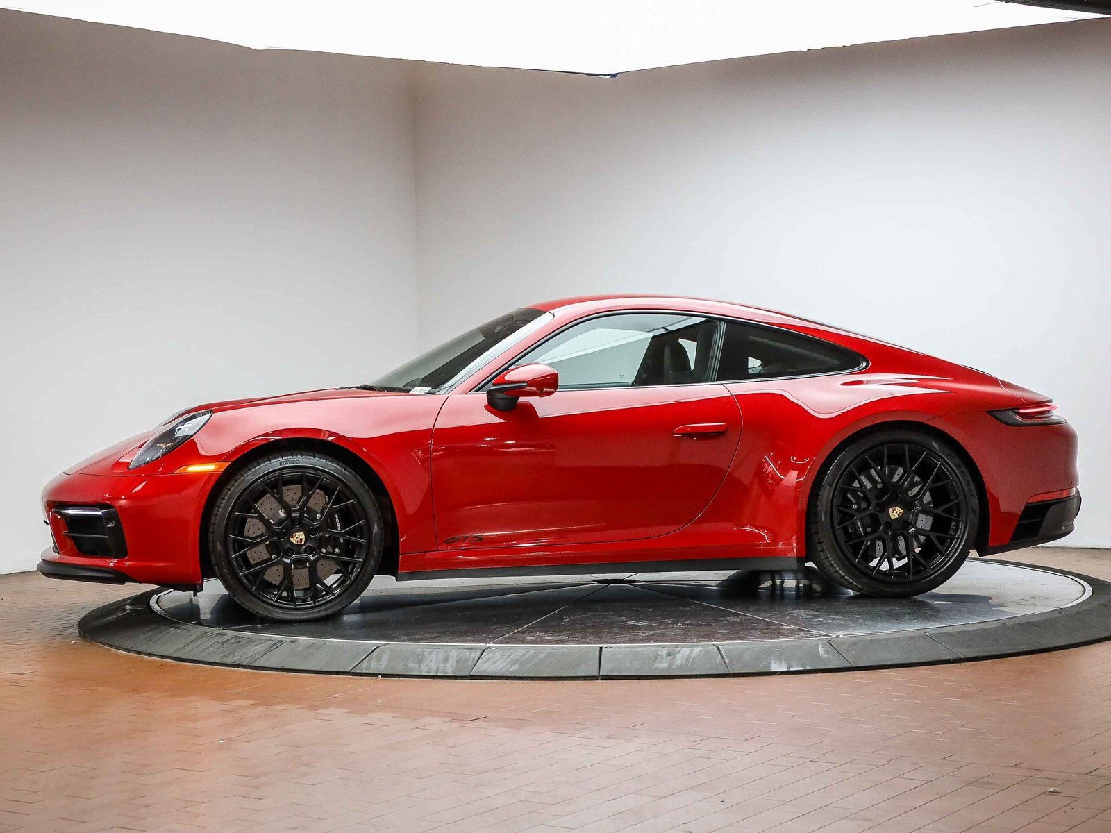 Used 2024 Porsche 911 Carrera S image 2