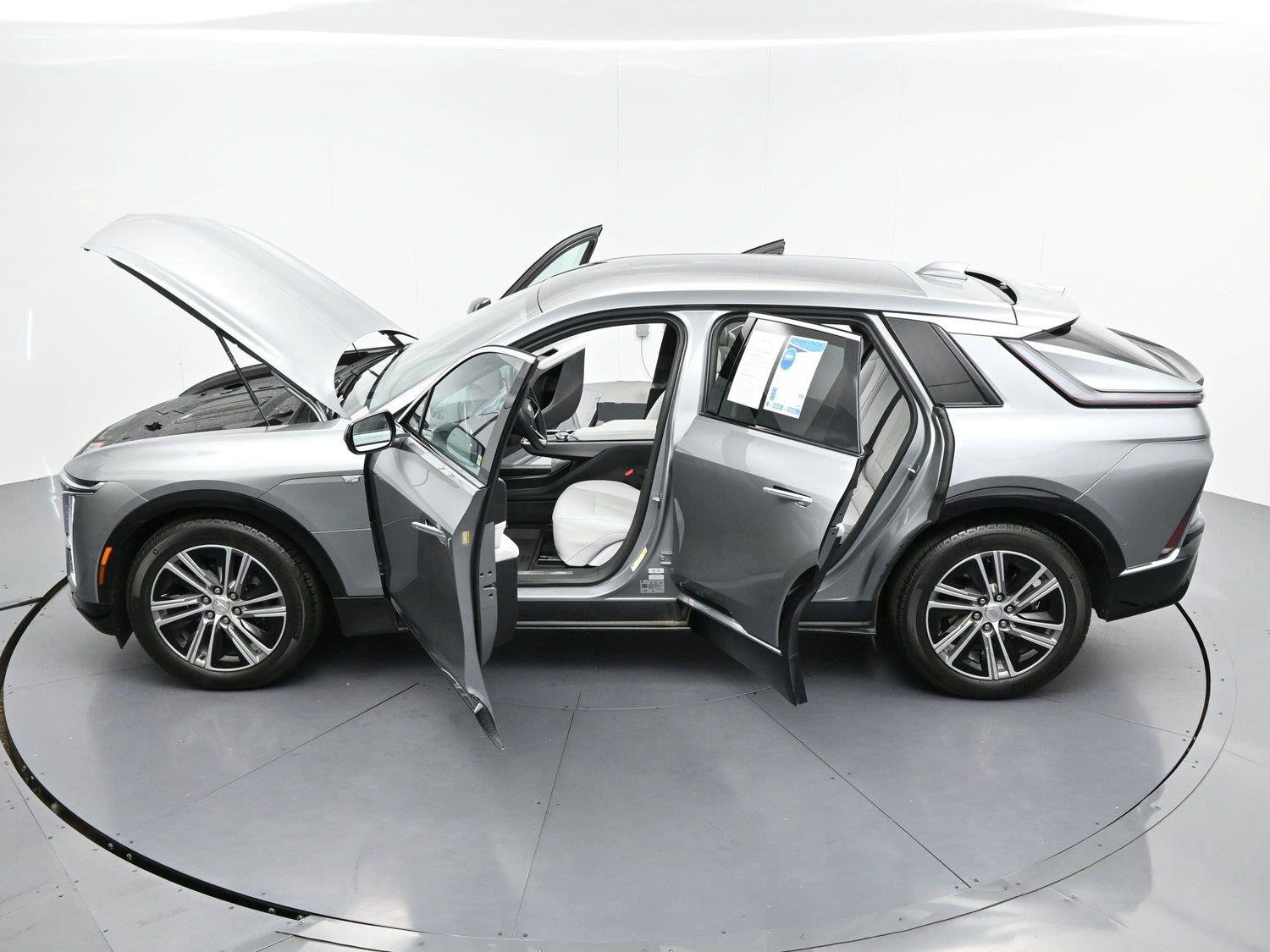 Used 2024 Cadillac Lyriq Luxury AWD/4WD image 37