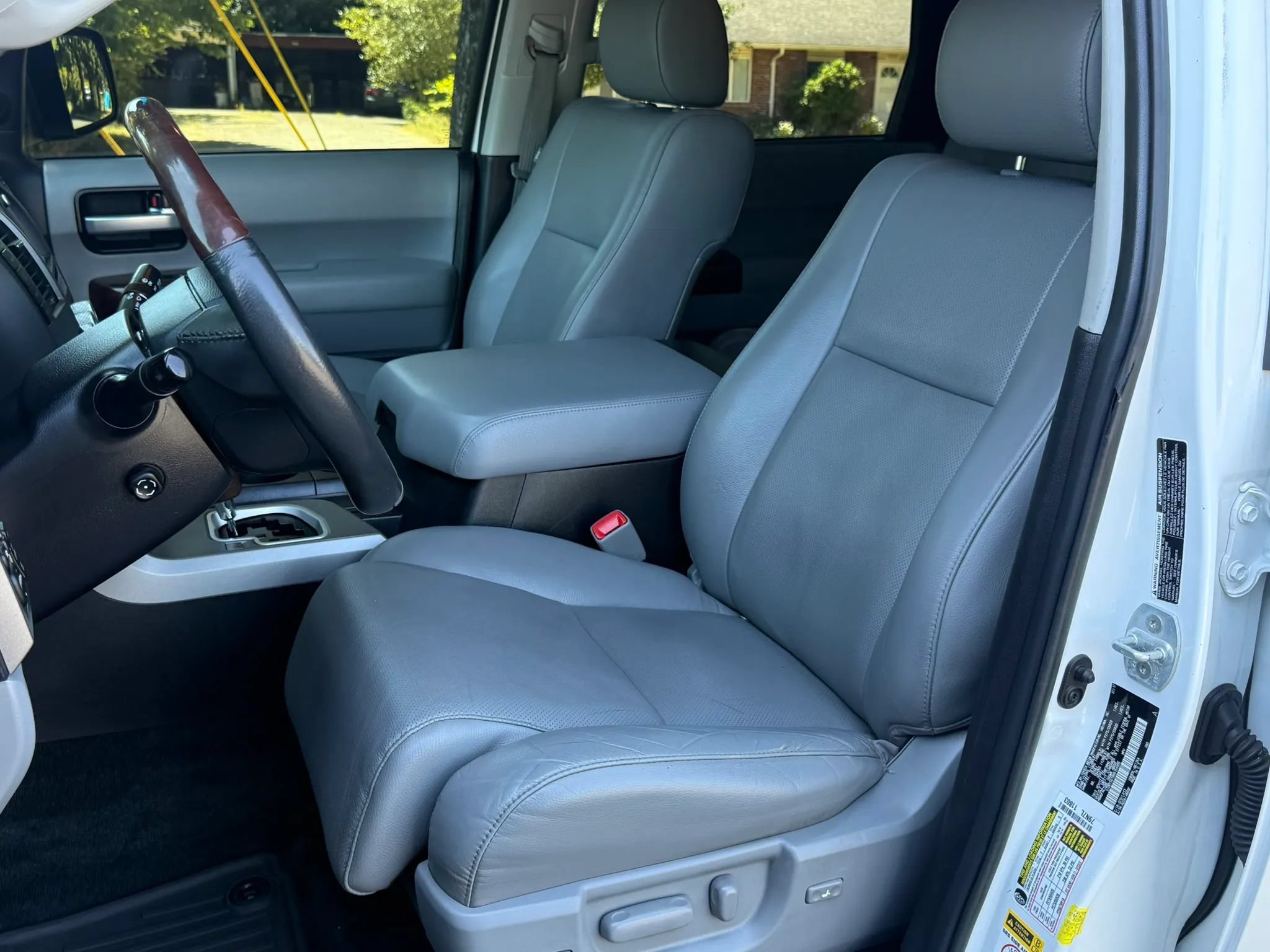 Used 2017 Toyota Sequoia Platinum AWD/4WD image 14