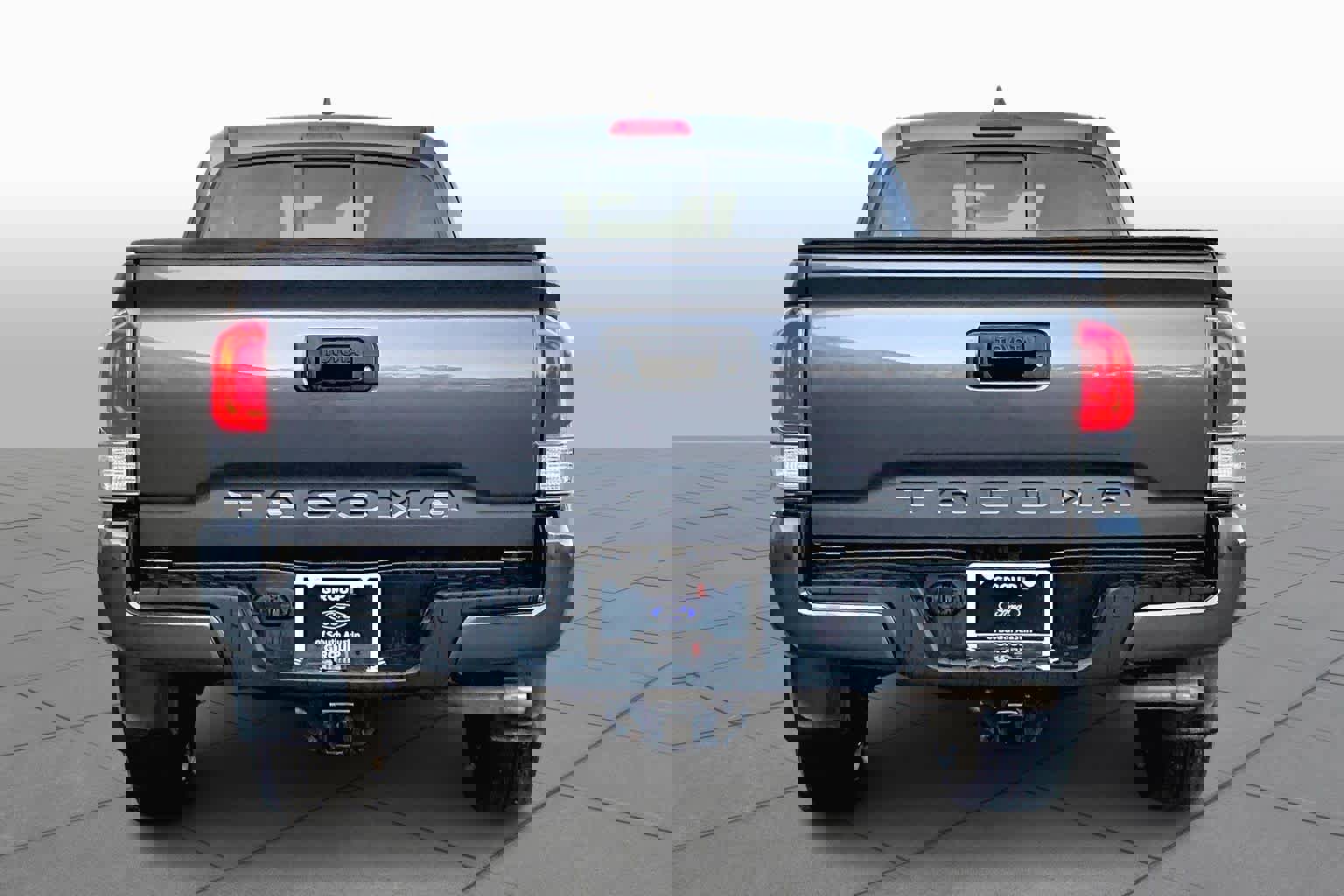 Used 2022 Toyota Tacoma TRD Sport w/ TRD Premium Sport Package image 5