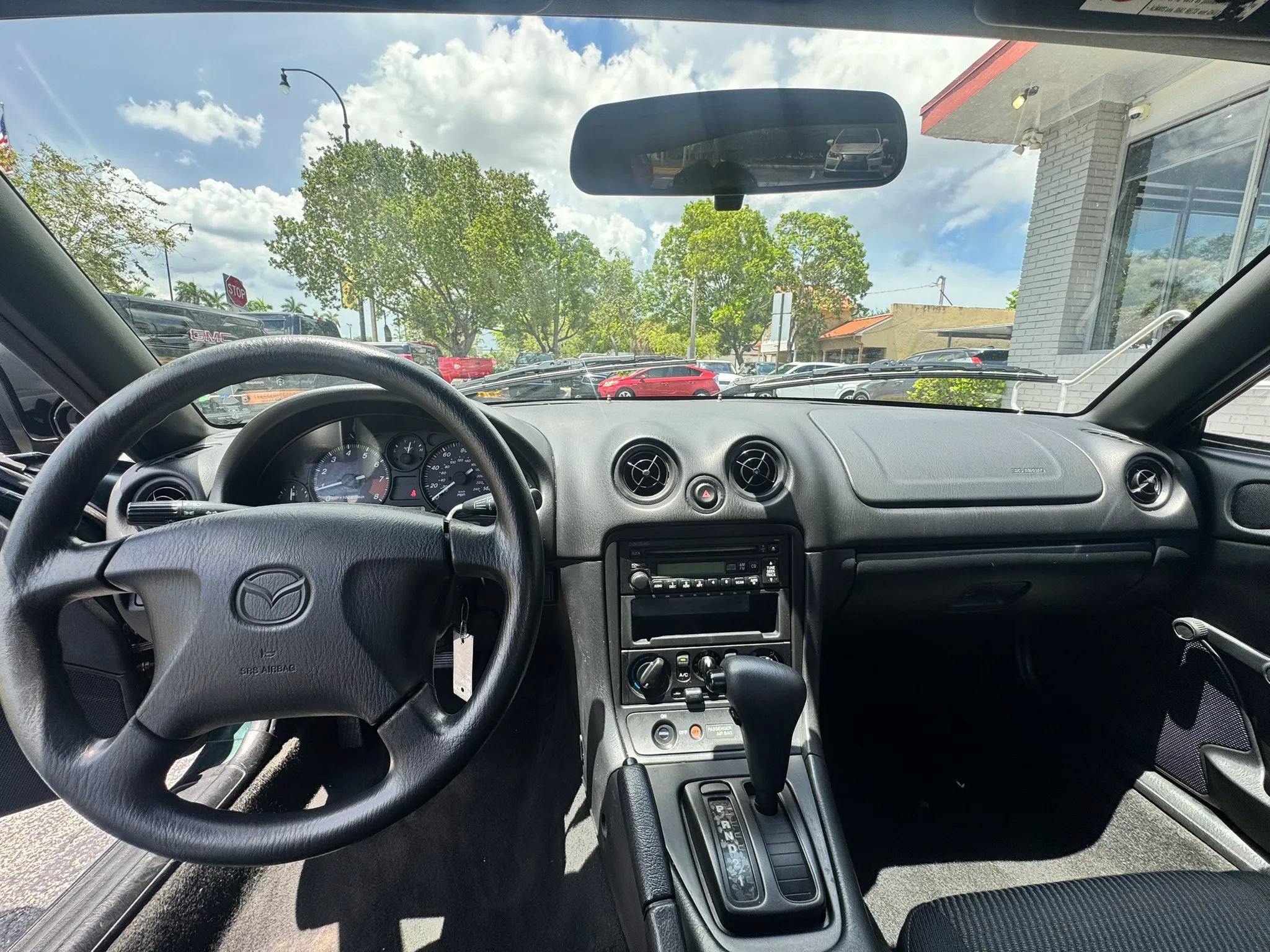 Used 1999 MAZDA MX-5 Miata RWD image 23