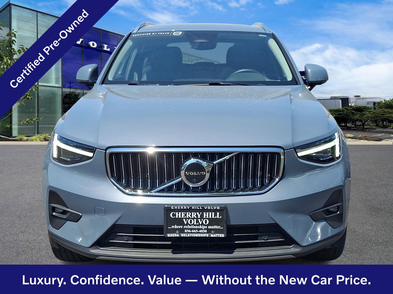 Certified 2023 Volvo XC40 B5 Ultimate w/ Protection Package Premier AWD/4WD image 2