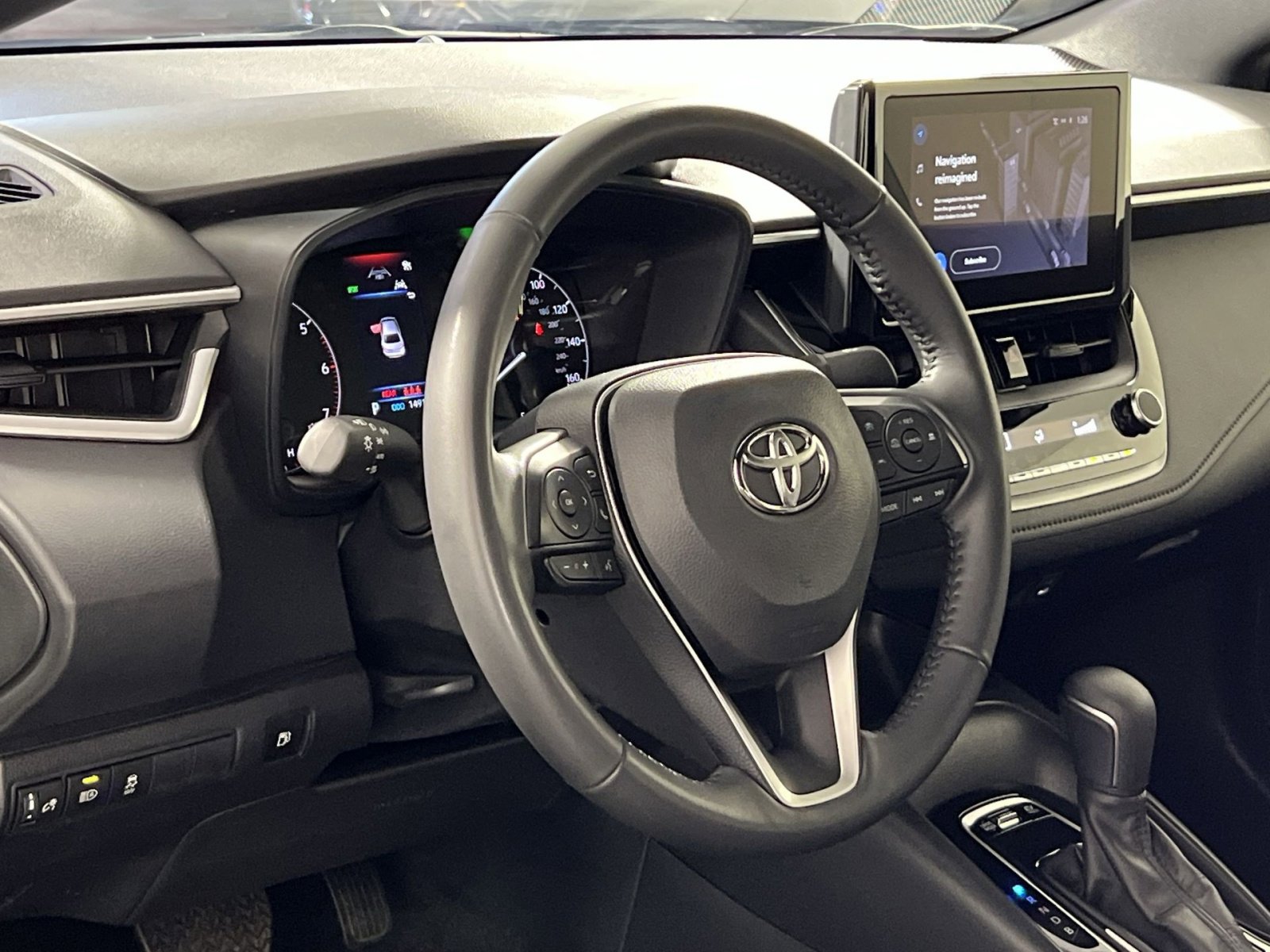 Used 2024 Toyota Corolla SE image 16