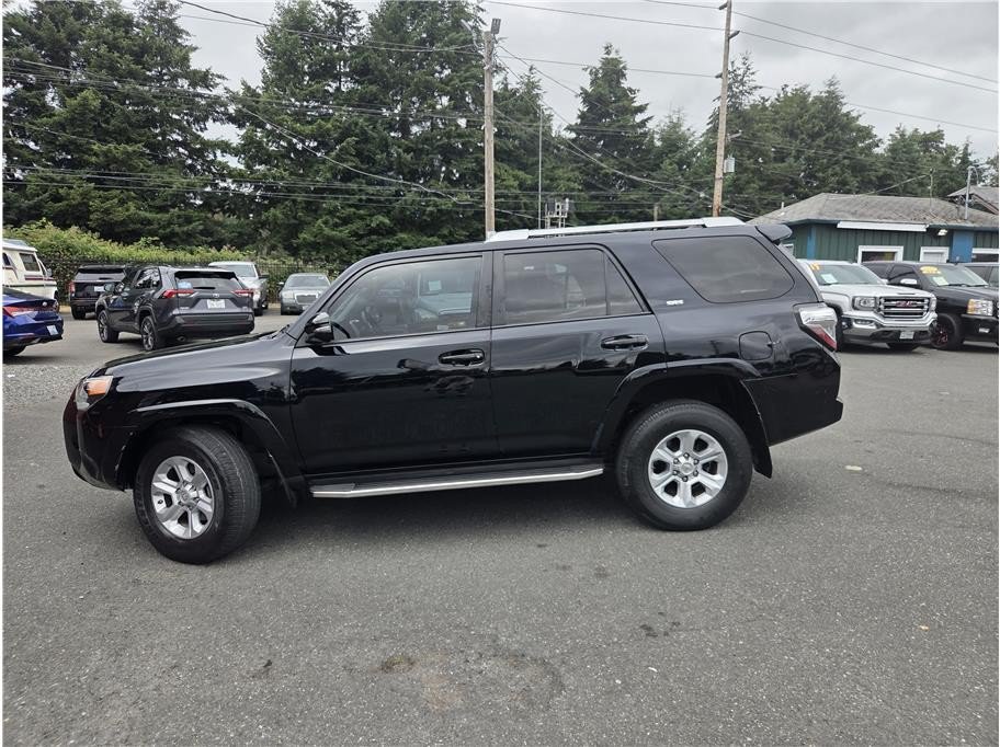 Used 2017 Toyota 4Runner SR5 Premium AWD/4WD image 5