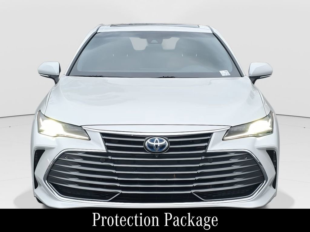 Used 2020 Toyota Avalon Limited image 2
