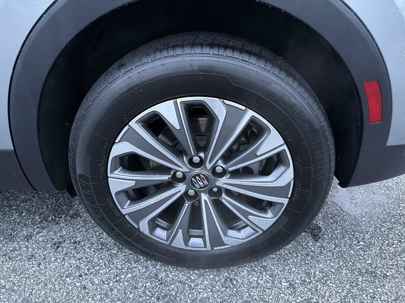 Used 2024 Buick Envision Preferred AWD/4WD image 18