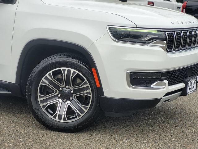 Used 2023 Jeep Wagoneer L Series II AWD/4WD image 6