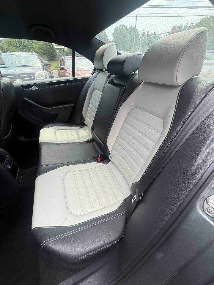 Used 2015 Volkswagen Jetta Sport FWD image 17