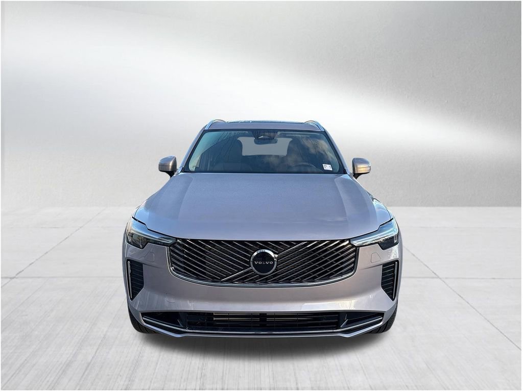 New 2026 Volvo XC90 T8 Core image 2