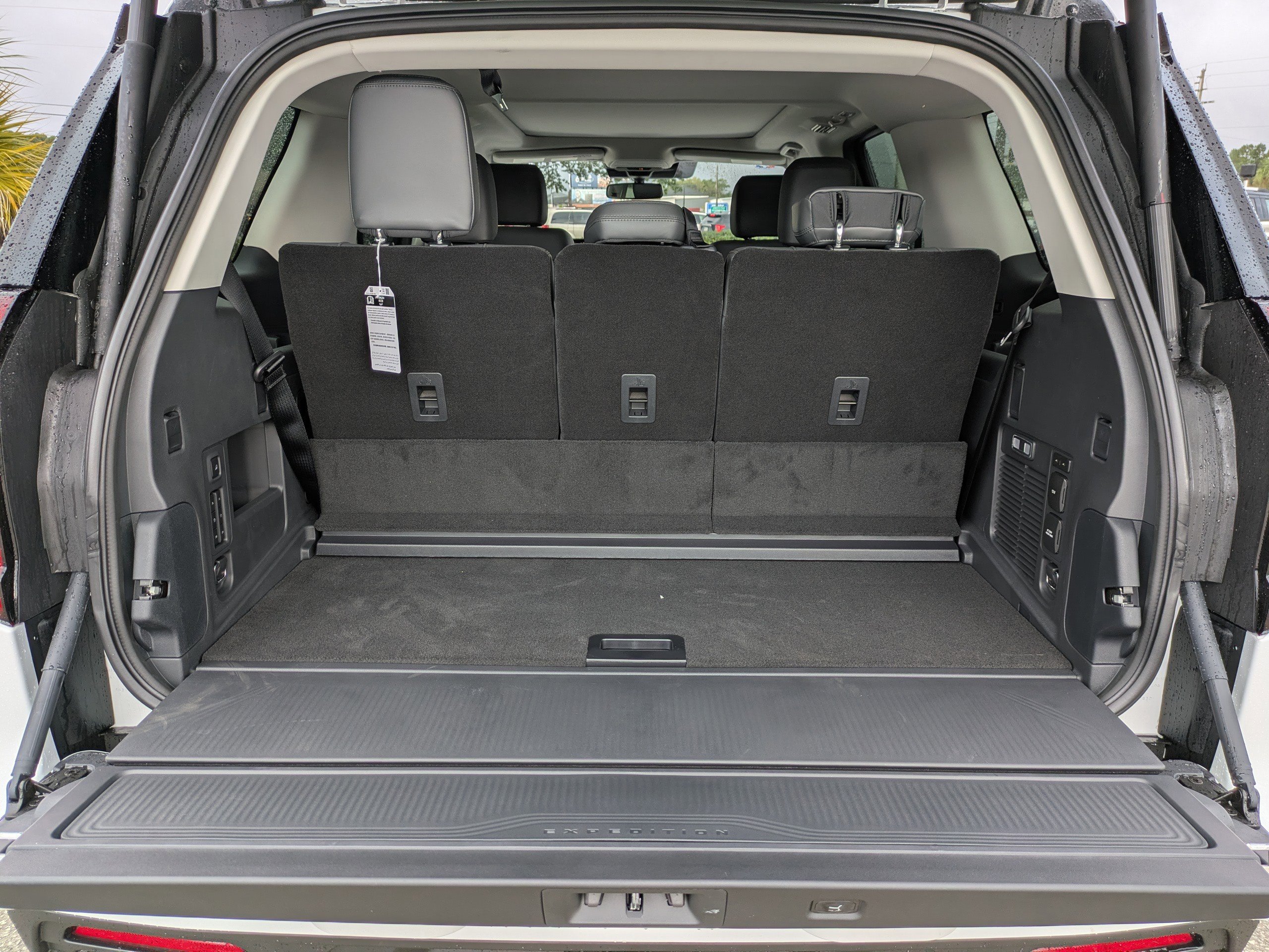 New 2025 Ford Expedition Active image 13