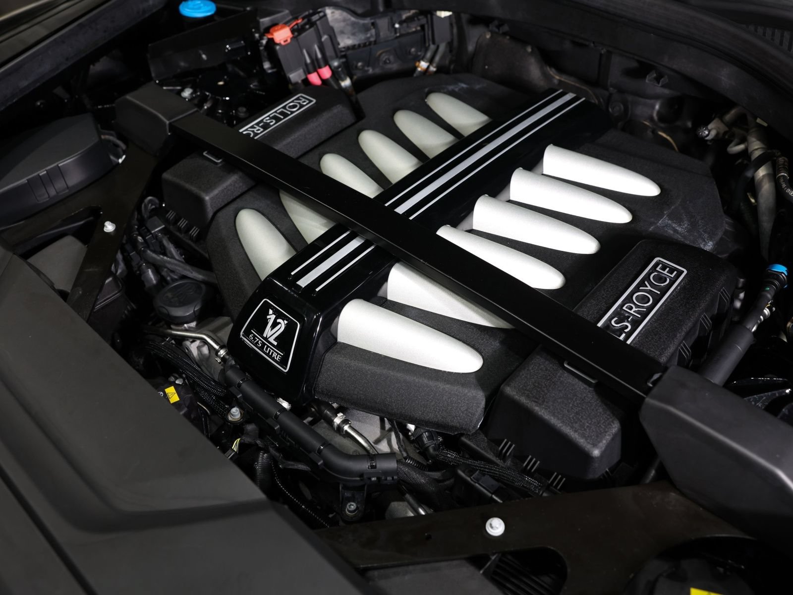 Used 2020 Rolls-Royce Cullinan AWD/4WD image 30