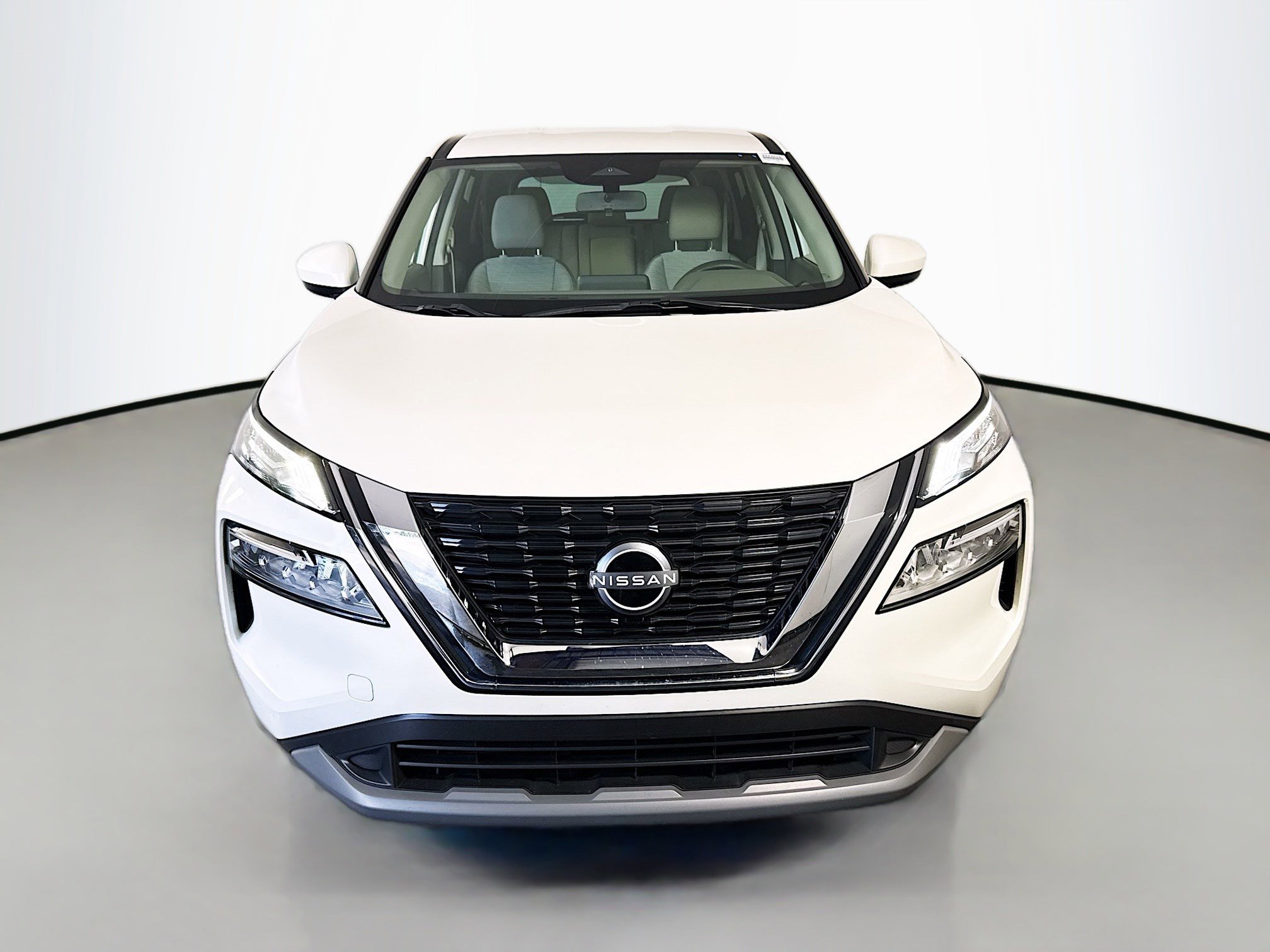 Used 2023 Nissan Rogue SV FWD image 2
