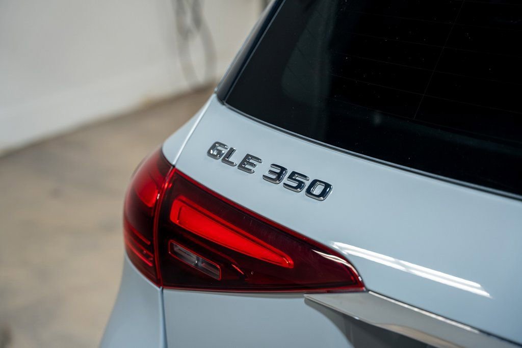Used 2024 Mercedes-Benz GLE 350 4MATIC w/ AMG Line Exterior image 17
