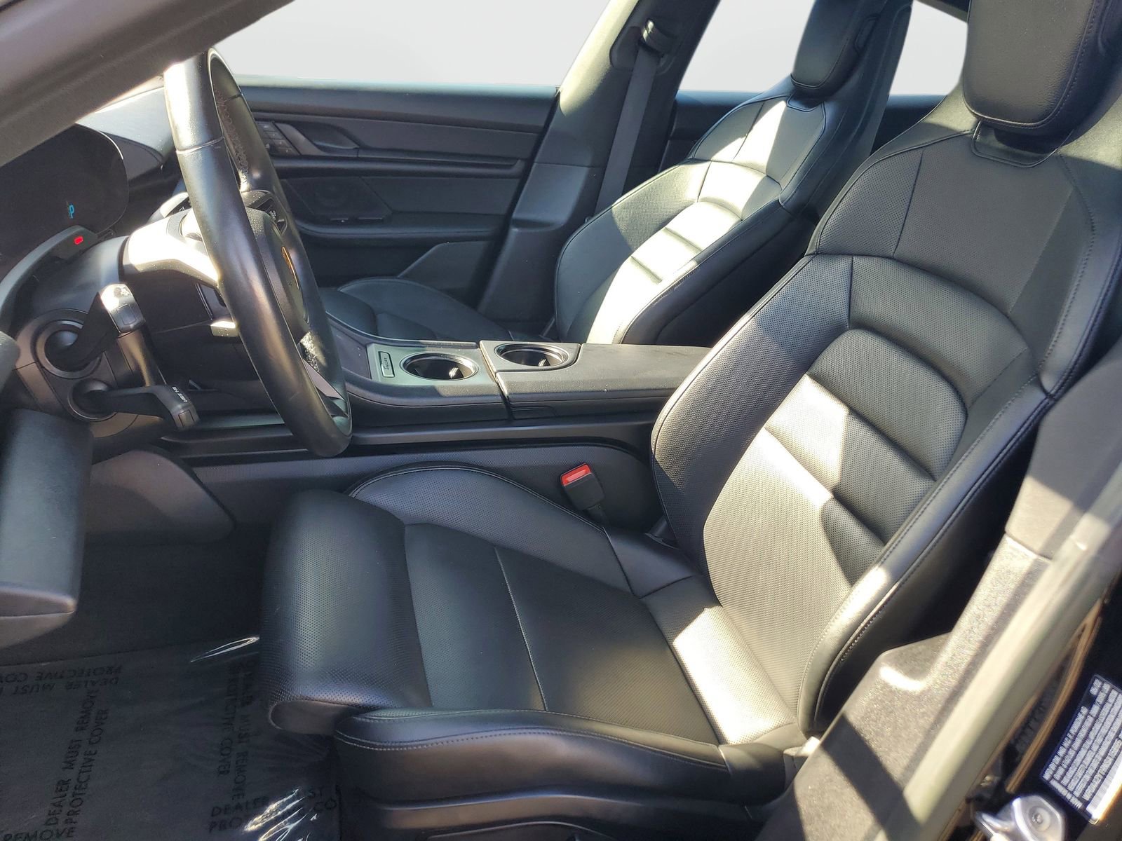 Used 2022 Porsche Taycan image 19