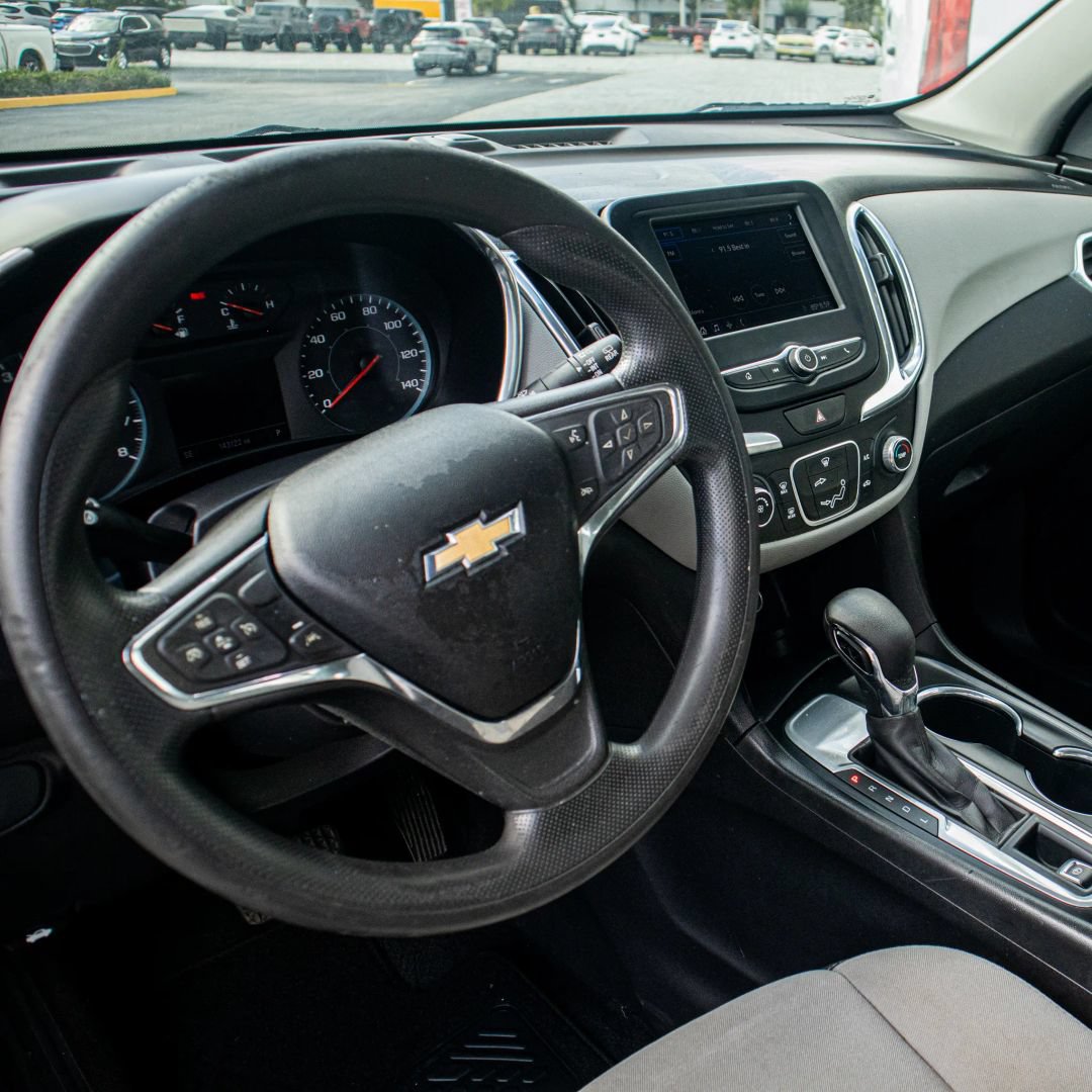 Used 2020 Chevrolet Equinox LS FWD image 32